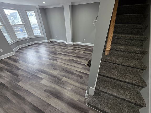 4th image of 729 Howard Ave