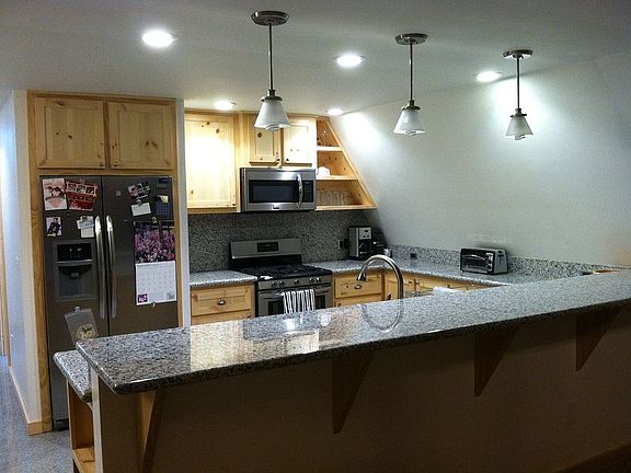 5th image of 730 Fulton Crescent Dr