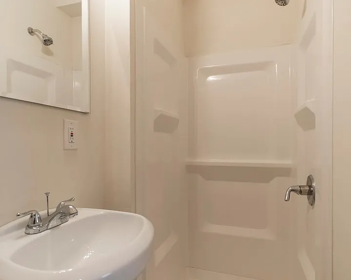 1612 N Sydenham St — Photo 5