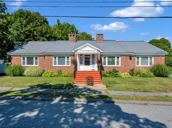25 Dove Lane, Lewiston, ME 04240