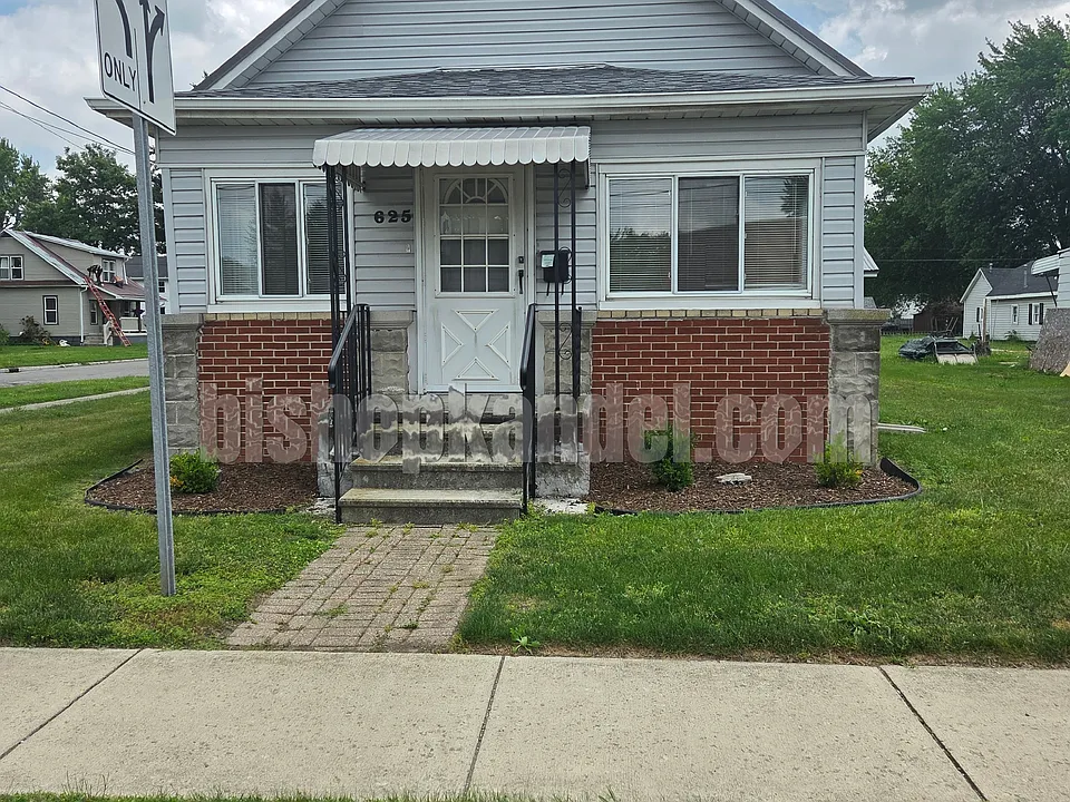 625 Crystal Ave