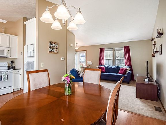 5th image of 4048 Berrybush Dr