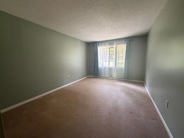 1 Colt Rd #8 — Photo 8