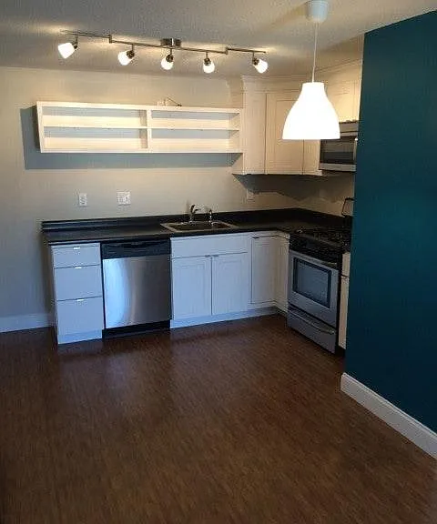 22 7th Ave #11 — Photo 3