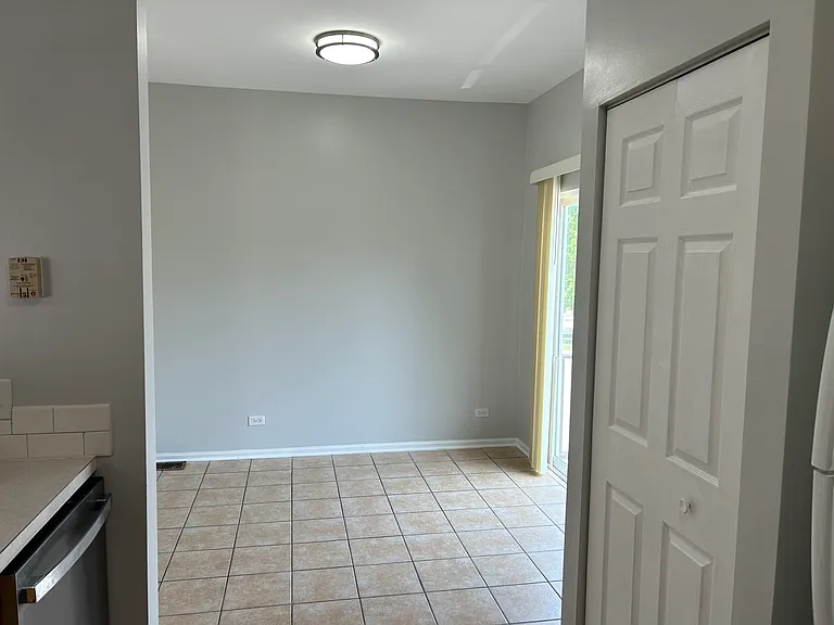 150 Enclave Cir #E — Photo 4