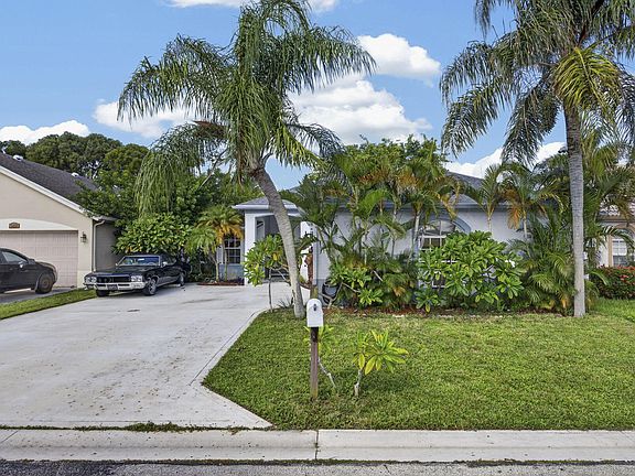 2nd image of 1480 Lake Breeze Drive