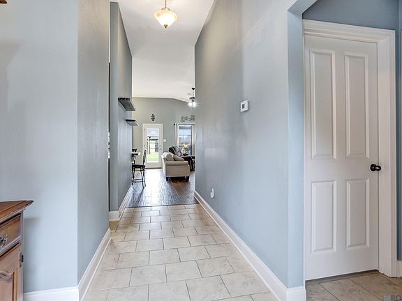 3rd image of 41427 Waterstone Ave