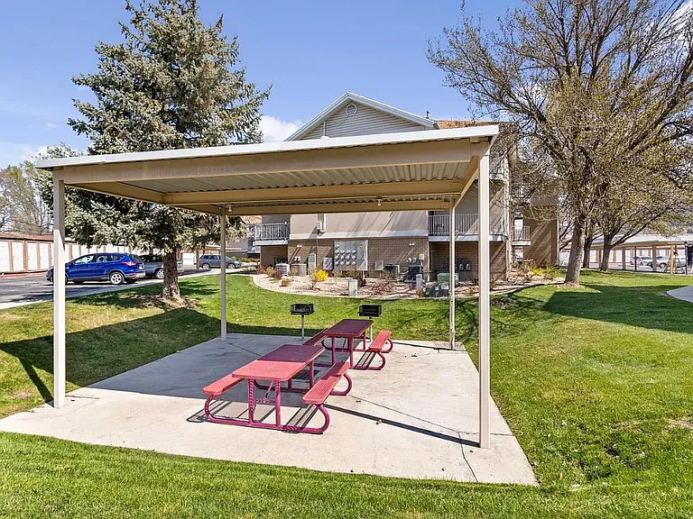 1269 Riverside Ave #14 — Photo 4