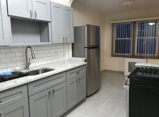 20-34 47th St #2R, Astoria, NY 11105