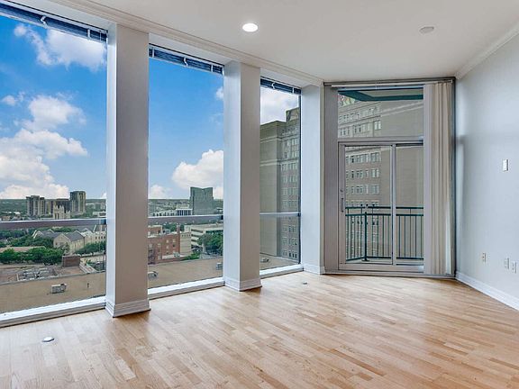 2nd image of 500 Throckmorton St APT 1206