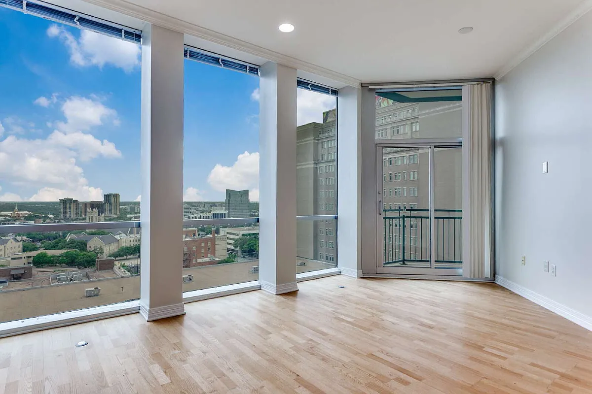 Building Photo - 500 Throckmorton St #1206