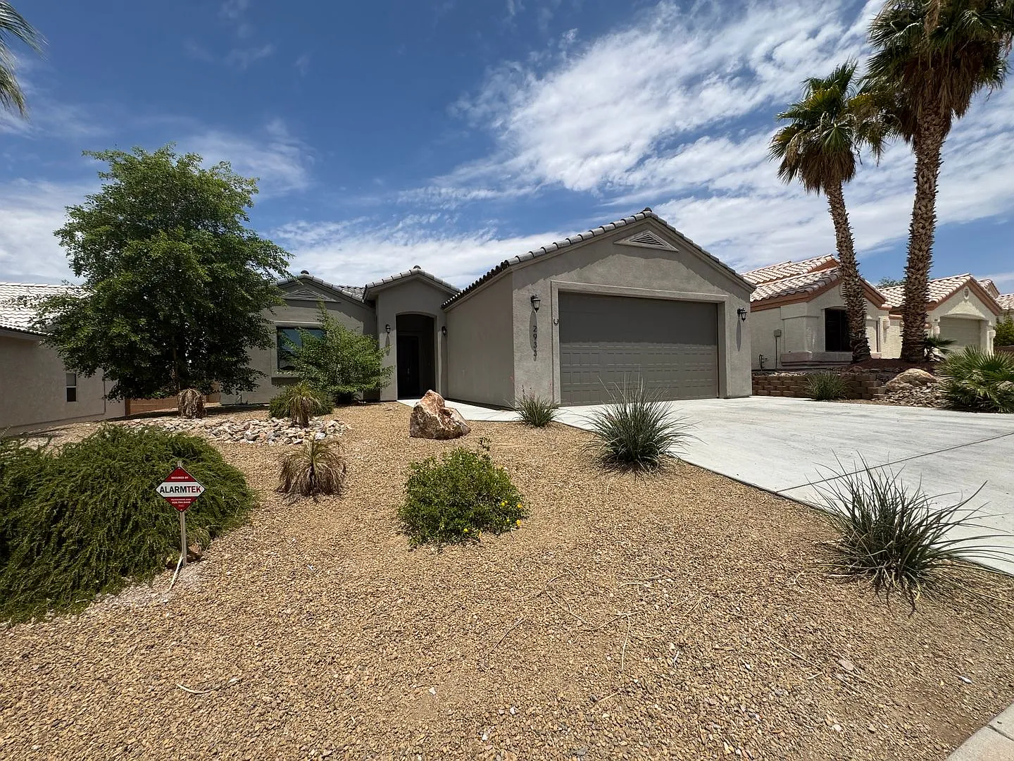 3BD/2BA 2 Car Boat Deep Garage in Desert Foothill Estates — Photo 3