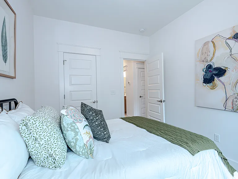 153 Collin Pl — Photo 41