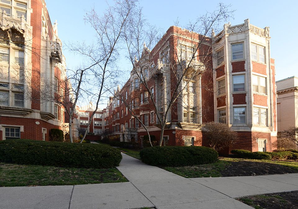 1st image of 210 N Oak Park Ave APT 2FF