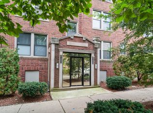 1633 W Columbia Ave APT 1W, Chicago, IL 60626