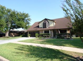 874 Silverpines Rd, Houston, TX 77062