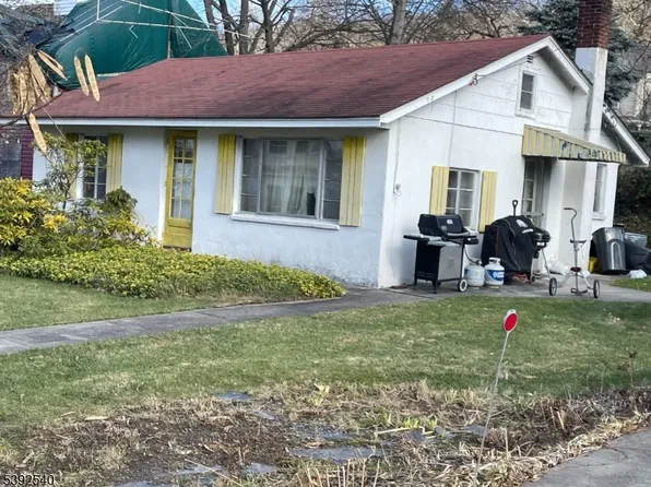 81 Main St, Stanhope Boro, NJ 07874