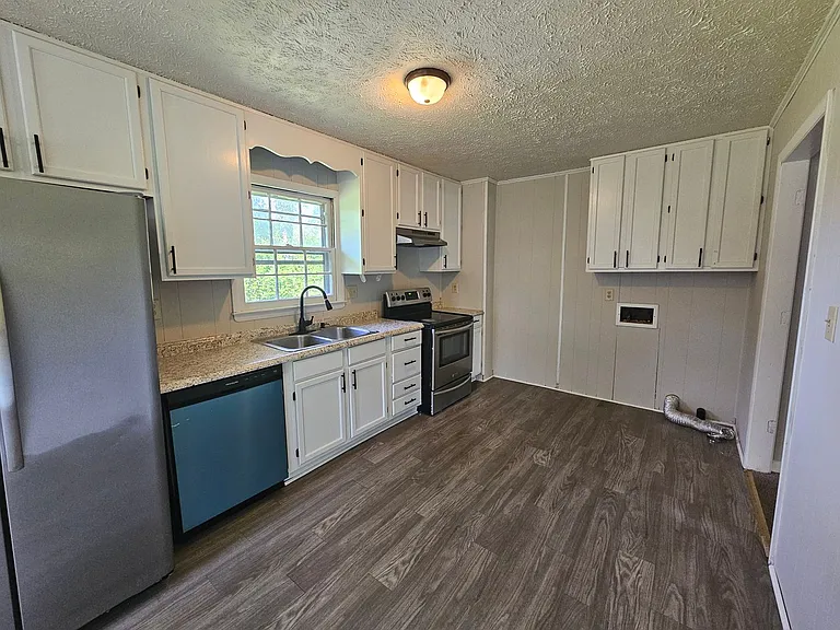 3318 Teakwood Dr — Photo 5
