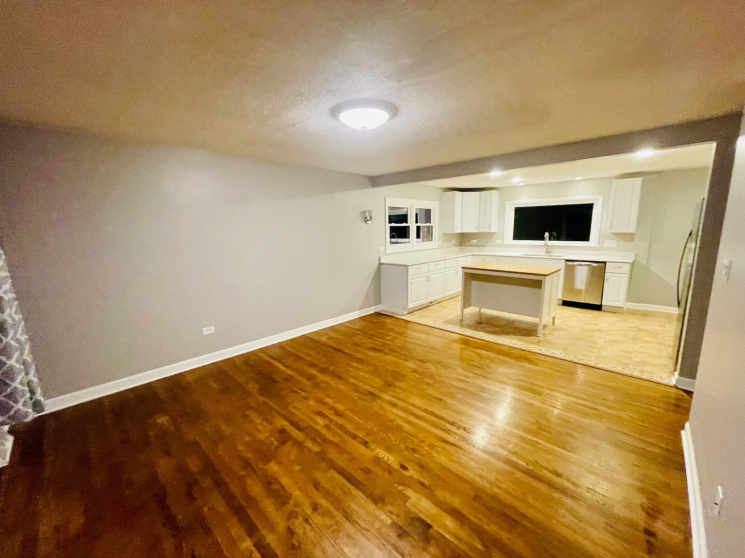 120 E Oltendorf Rd — Photo 2