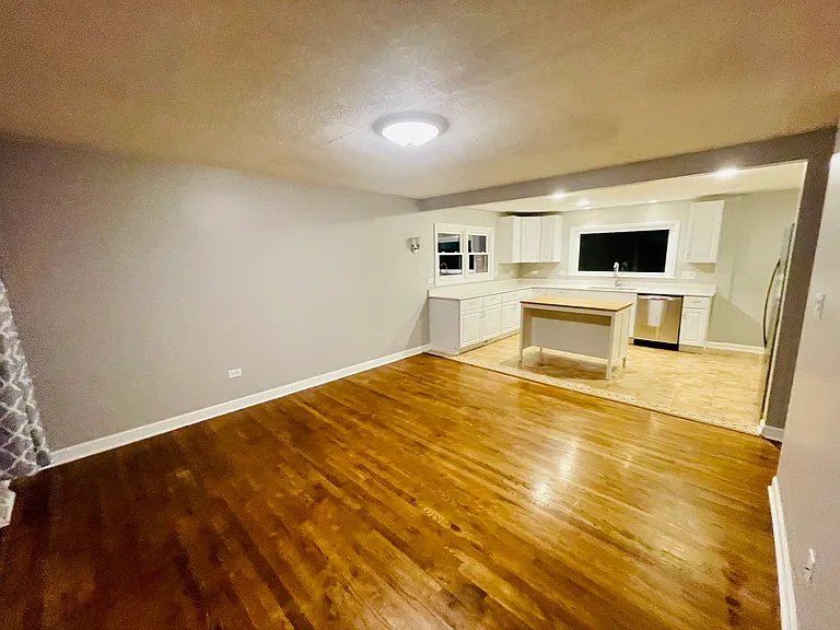 120 E Oltendorf Rd — Photo 2