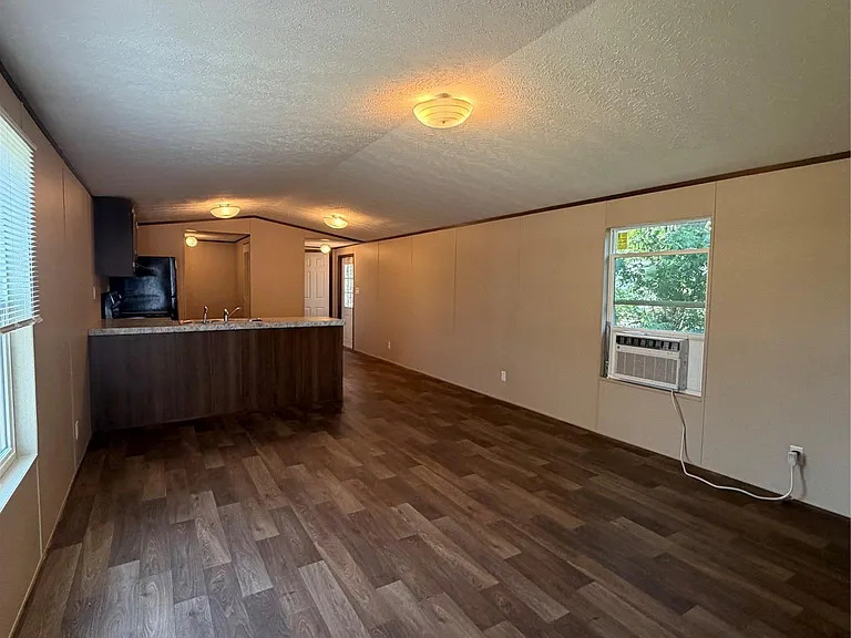 272 Plum St — Photo 17