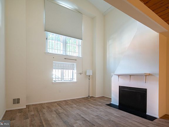 3rd image of 870 N 28th St APT 115