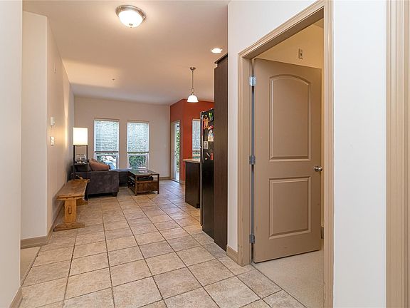 3rd image of 3915 Carey Rd #112
