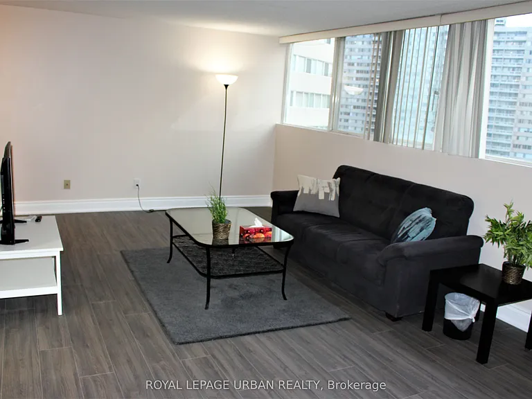 3695 Kaneff Cres #1411 — Photo 13
