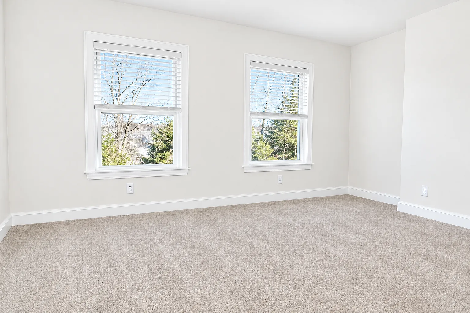 4 bed, 1400 sqft, $2,625 — Photo 3