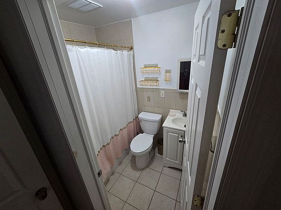 Bathroom in Bedroom 1