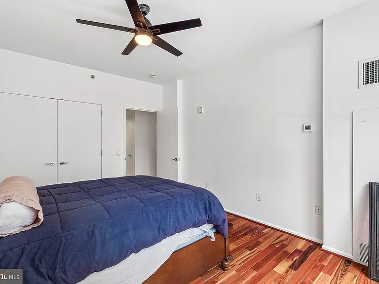 1425 Locust St #4E — Photo 16