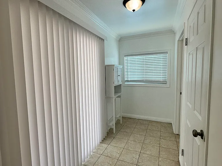 201 E Ralph St — Photo 15