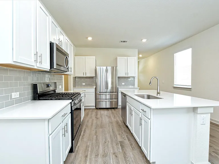 204 Merrick Rd — Photo 8