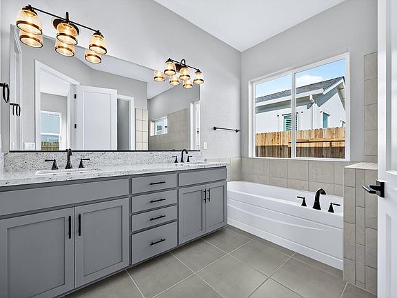 5th image of 925 Acadia Ct