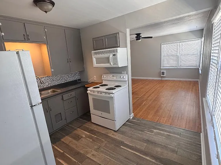 707 SW Black Butte Blvd #5 — Photo 3