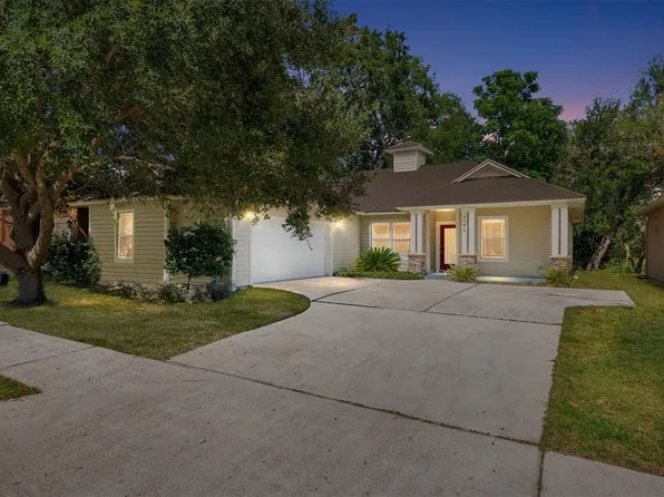 8940 SW 76th Ave, Gainesville, FL 32608