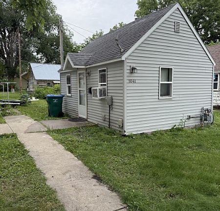 2nd image of 1041 Water St