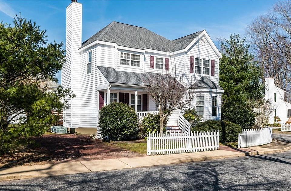 1st image of 38590 Jamestown Cir