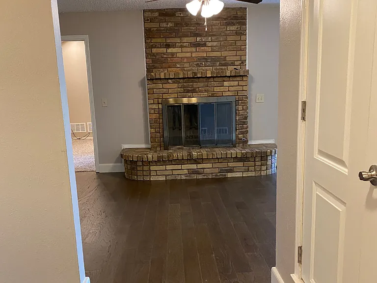 9038 Hillside Dr — Photo 2