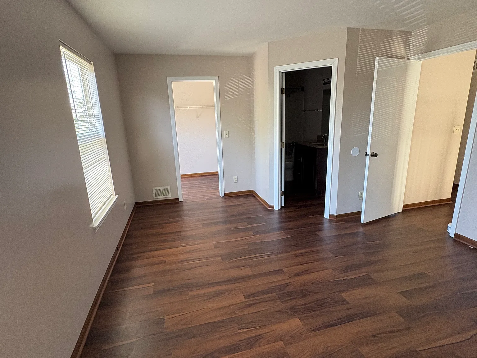 3 bed, 2.5 bath, 1398 sqft, $3,000 — Photo 4