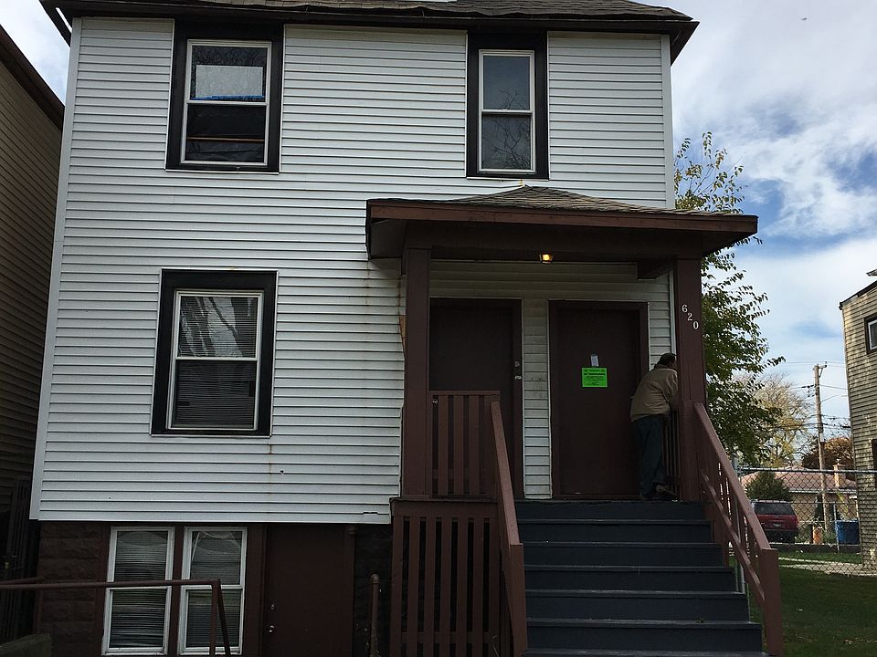 1st image of 620 S 13th Ave
