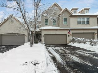 2664 Cobblestone Dr, Crystal Lake, IL 60012