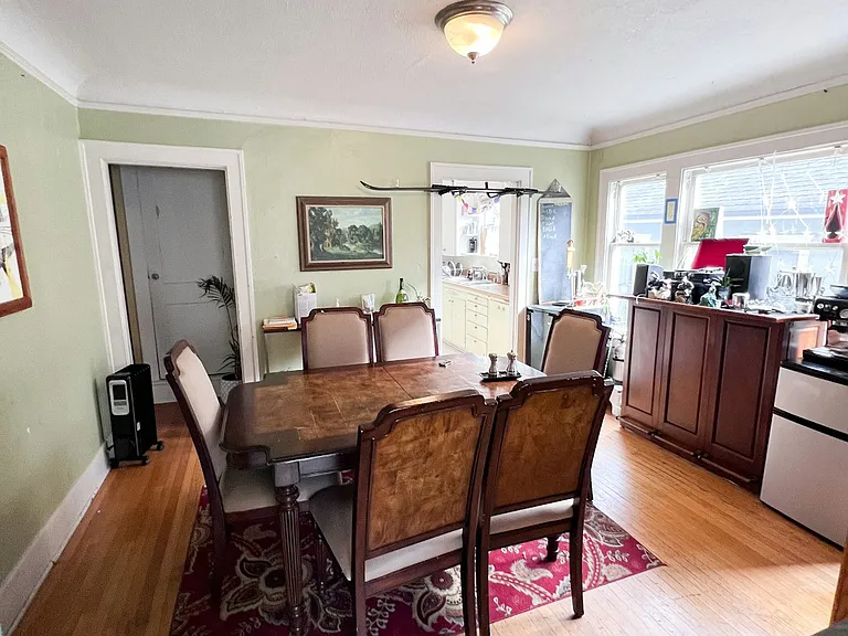 4022 2nd Ave NE — Photo 3