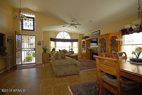 4th image of 3844 N Carnation Ln