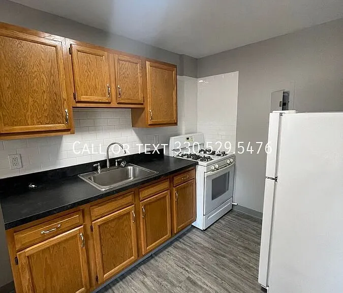 12933 Clifton Blvd #16 — Photo 5