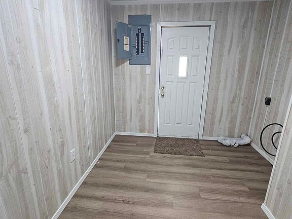 4th image of 211 N Haskell St