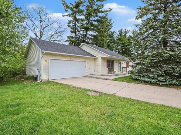 165 Hunters Trail Ct, Middleville, MI 49333
