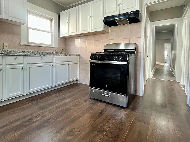 9 Rosedale Ave #2 — Photo 6
