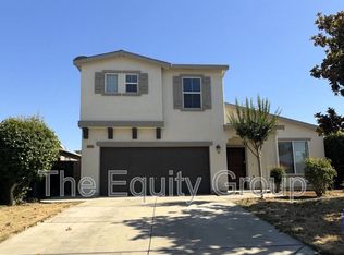 2020 Golden Way, Dinuba, CA 93618
