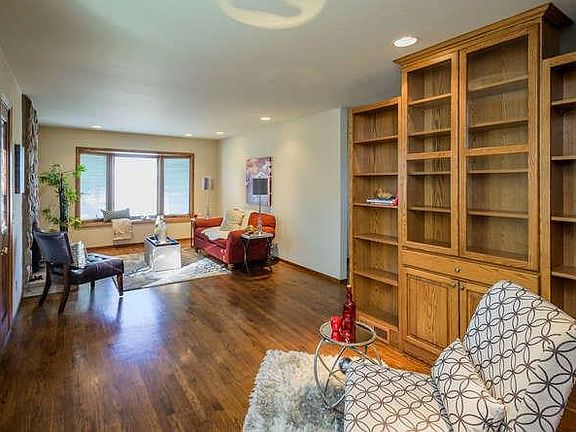 5th image of 2661 Rollingwood Dr